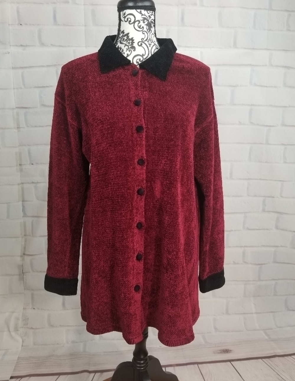 Oona button front long sleeve stretch knit sweater size medium